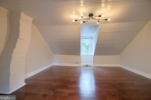 524 Orange St, Lancaster PA  17603-3665 exterior