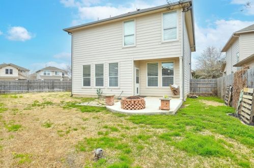 108 Ferrule Dr, Uhland TX 78640-8008 exterior