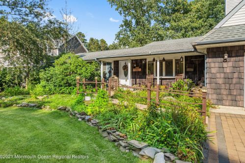 285 Princeton Ave, Berkeley Township, NJ 08721-2311