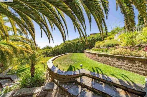 3571 Star Ridge Rd, Hayward, CA 94542-1313