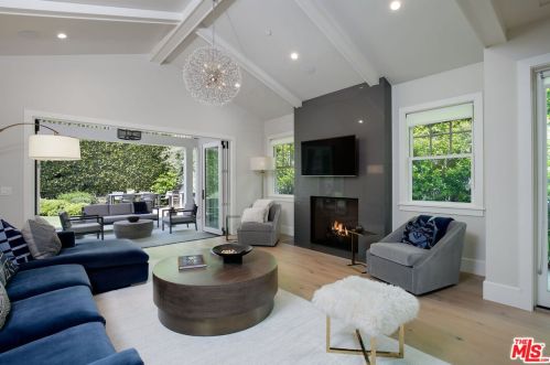 350 21st St, Santa Monica, CA 90402-2418