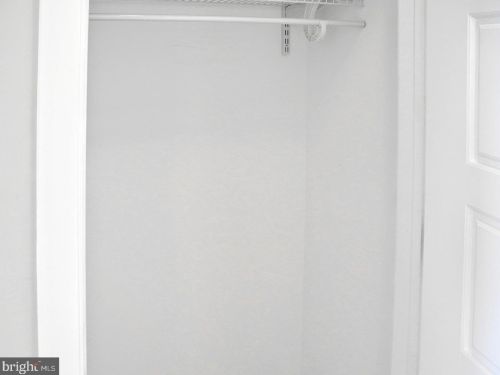 820 3rd St, Philadelphia, PA 19147-3313