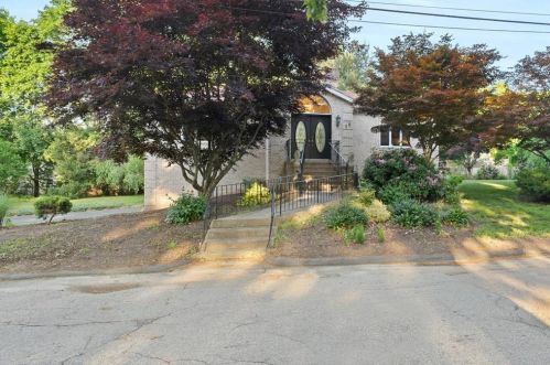 56 Doolittle St, Coventry, RI 02816-7206