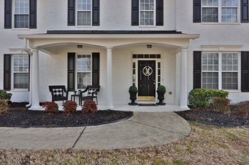 912 Andover Gln, Holly Springs, GA 30115-6315