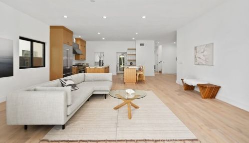 4614 Tobias Ave, Van Nuys CA  91403-2823 exterior
