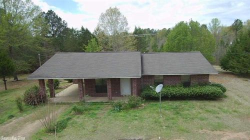 910 Rainey Rd, Hebron, AR 71660-8185