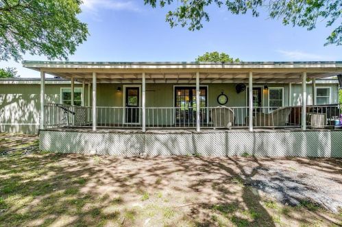 6356 Rendon Bloodworth, Fort Worth TX  76140-9456 exterior