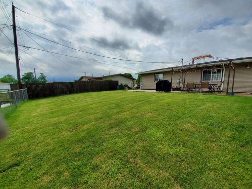 423 Saginaw Dr, Valpo IN 46385-8117 exterior