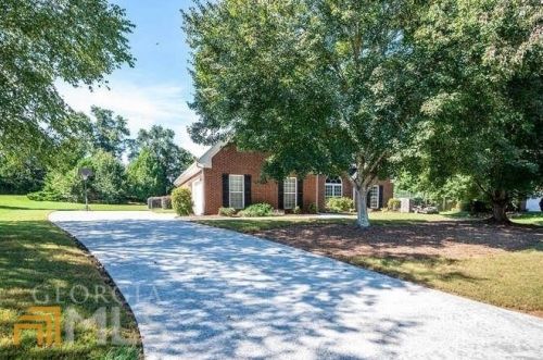 15 Alison Trl, Porterdale, GA 30014-8932