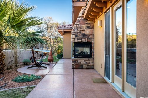 340 Snow Cyn Dr, Kayenta UT 84738-6041 exterior