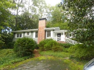 4555 Jettridge Dr, Atlanta, GA 30327-3540