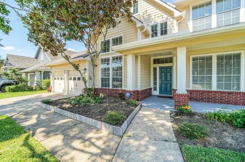 1427 Roaring Springs Ln, Taylor Lake Village TX  77586-4157 exterior