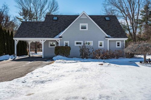 6 Homestead Ln, Dover, NH 03820-4689