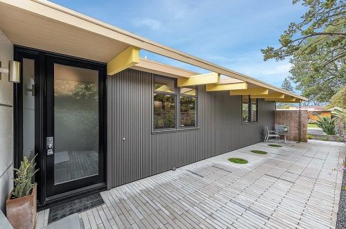 749 Wildwood Ln, Palo Alto, CA 94303-3120