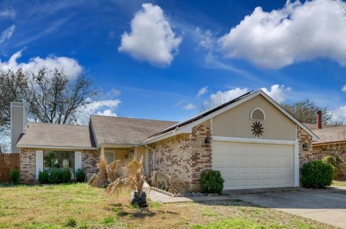 3005 Woodlark Dr, Fort Worth, TX 76123-1012