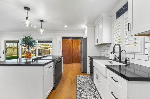 1143 Juanita Ave, Glendora, CA 91740-6106