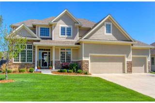 1665 Bell Dr, Waukee, IA 50263-8674
