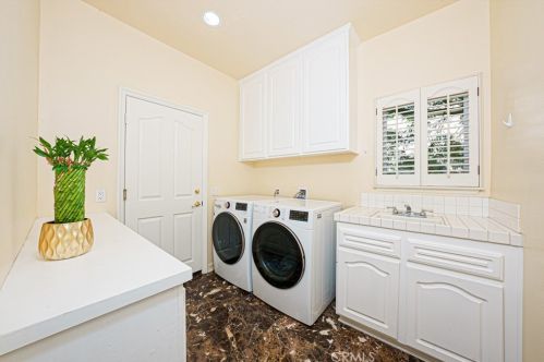 32 Trinity, Irvine CA  92612-3271 exterior