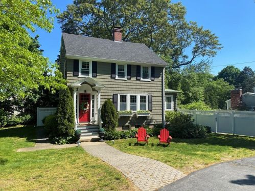 97 Cowesett Rd, Warwick, RI 02886-9133
