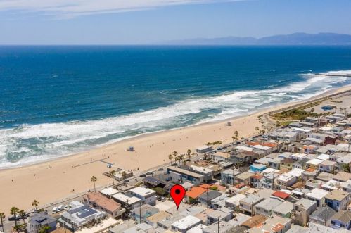 116 41st St, Manhattan Beach, CA 90266-3139