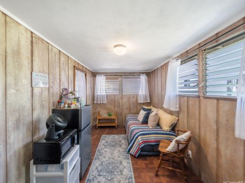 4561 Aukai Ave, Honolulu HI  96816-5209 exterior