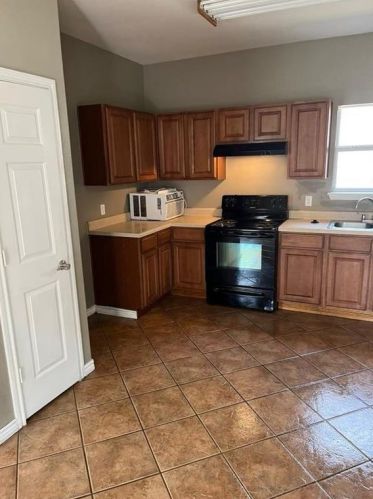 4511 Blue Meadow Dr, Austin TX  78744-5247 exterior