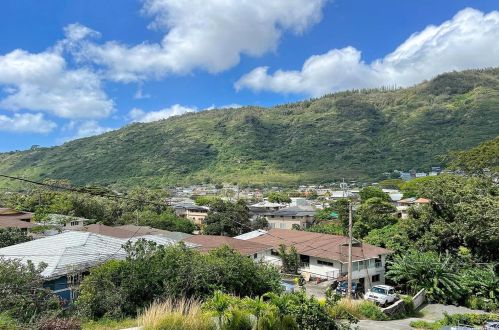 2318 Waiomao Rd, Honolulu HI  96816-3423 exterior