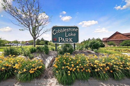 15918 Cobblestone Lake Pkwy, Saint Paul MN  55124-7851 exterior