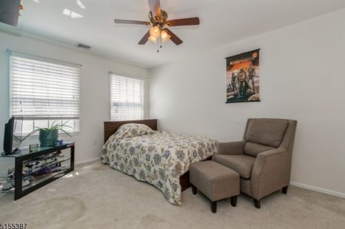 32 Boulder Run Rd, Paterson NJ 07501-3356 exterior