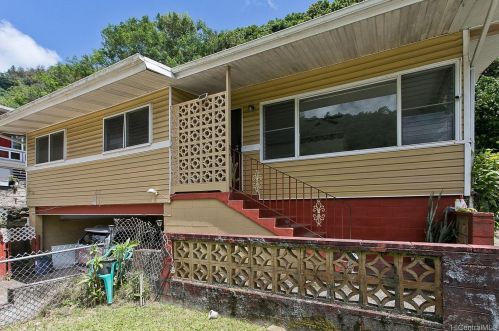 3069 Nihi St, Honolulu, HI 96819-3846