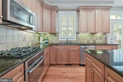 2737 Linden Ln, Silver Spring MD 20910-1212 exterior