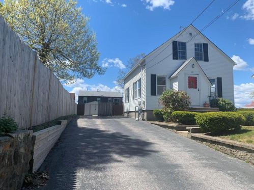 119 Model Ave, Warwick, RI 02889-3819