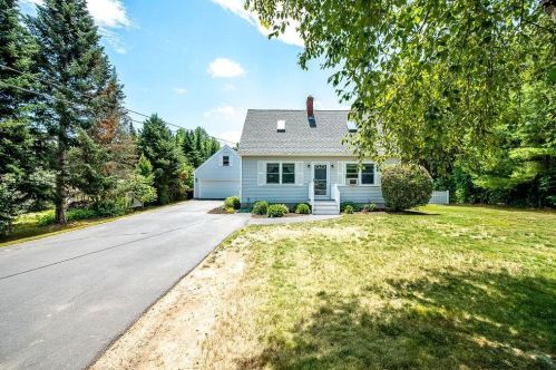 2 Riverside Farm Dr, Lee, NH 03861-6215