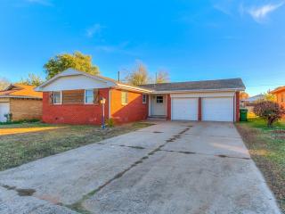 118 Larry Ave, Yukon, OK 73099-5240