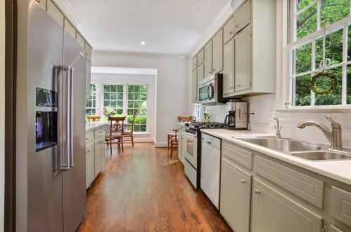 2839 Dover Rd, Atlanta GA  30327-1209 exterior