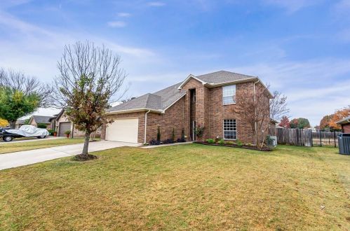 405 Vista Way Dr, Fort Worth, TX 76179-1396