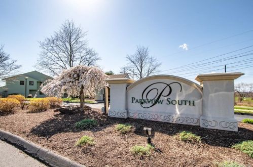 102 Summer Hill Dr, Wapping, CT 06074-2847