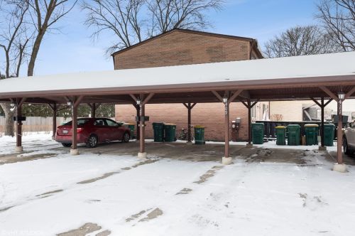 409 Arrow Trl, Wheeling, IL 60090-5102