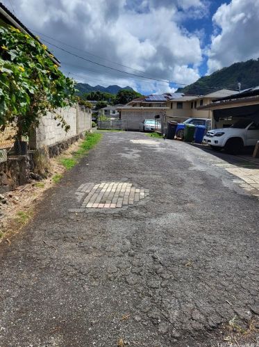 2401 Kula Kolea Dr, Honolulu HI  96819-2825 exterior