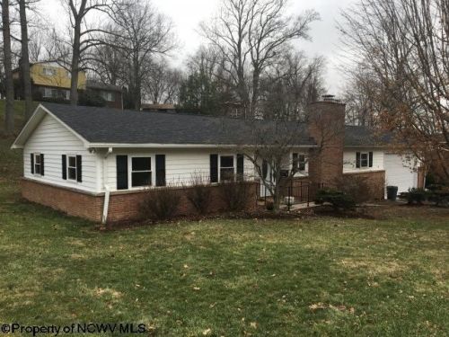 141 Scenery Dr, Morgantown WV  26505-2522 exterior
