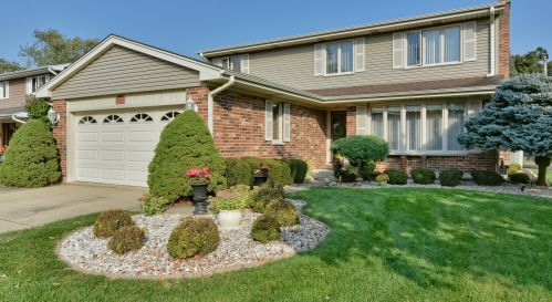 401 Lotus Ln, Glenview, IL 60025-4557