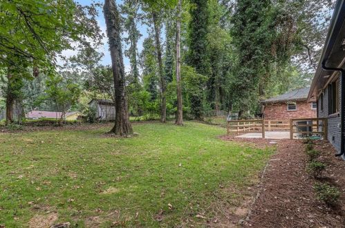 2130 Bolling Brook Dr, Atlanta GA  30311-2516 exterior