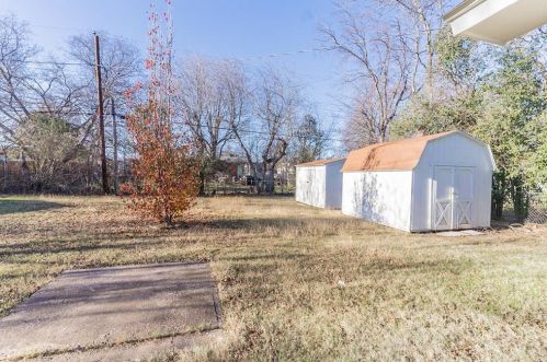 8005 Lazy Ln Rd, Fort Worth TX  76180-7161 exterior