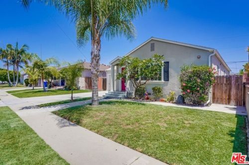 8549 Alameda St, Downey, CA 90242-3633