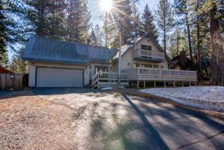 10595 Codogan St, Truckee, CA 96161-1106