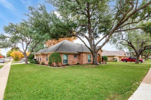3040 Shenandoah Dr, Bedford, TX 76021-3260