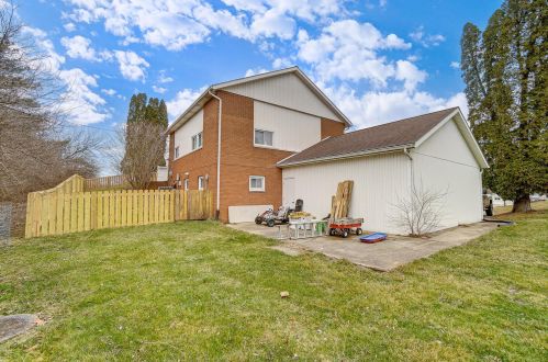 103 Eton Ct, Springfield OH  45503-1008 exterior