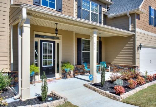655 Mallard Cv, Loganville, GA 30052-8284