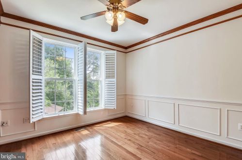 7112 Ayers Meadow Ln, Springfield VA  22150-4915 exterior