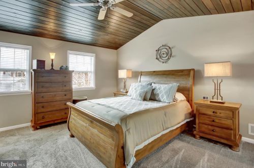 16 Mill Pond Dr, Lancaster PA  17603-7411 exterior